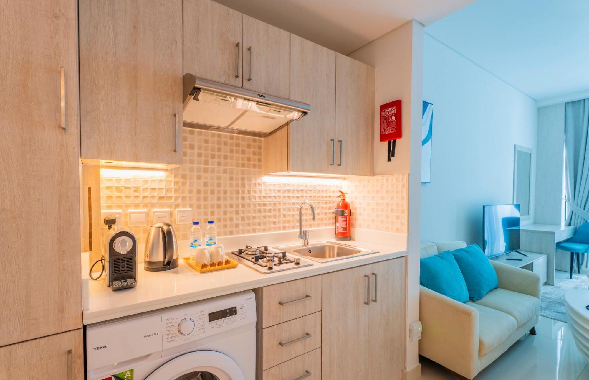 Studio With Pool And Private Beach Access On Palm Jumeirah Дубай Экстерьер фото